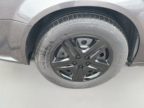 Used 2017 Dodge Grand Caravan SE image 28