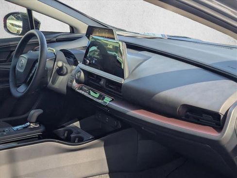 Used 2026 Toyota Prius Plug-In Hybrid image 21