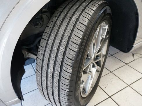 Used 2022 Genesis GV70 2.5T w/ Advanced Package image 57