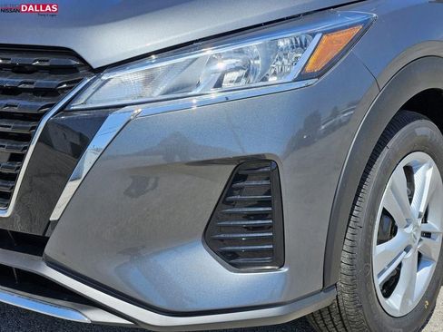 New 2025 Nissan Kicks Play S image 5