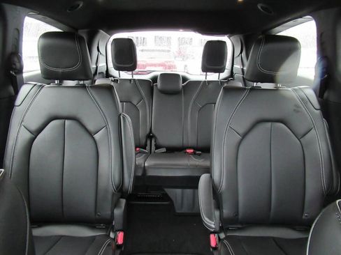 New 2026 Chrysler Pacifica Select w/ S Appearance Package image 29