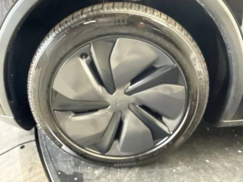 Used 2026 Tesla Model Y AWD image 11