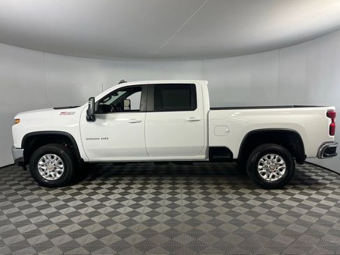 Used 2022 Chevrolet Silverado 3500 LT w/ Convenience Package image 11