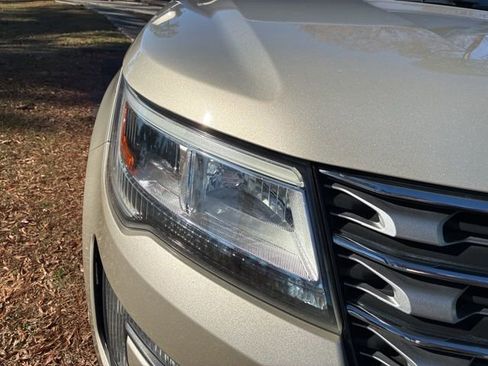 Used 2017 Ford Explorer Limited w/ Equipment Group 301A image 10