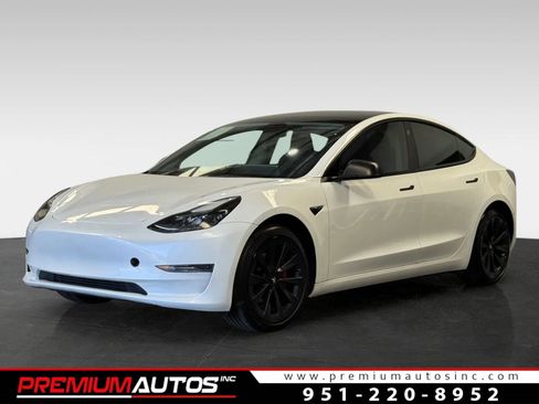 Used 2023 Tesla Model 3 Standard Range RWD image 1