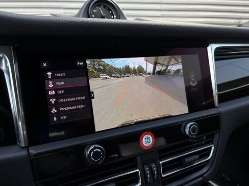 Certified 2026 Porsche Macan AWD/4WD image 19