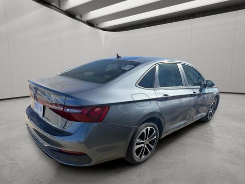 Used 2025 Volkswagen Jetta Sport image 16