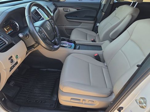 Certified 2018 Honda Pilot Touring image 17