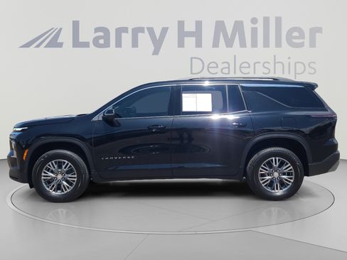 Certified 2026 Chevrolet Traverse LT w/ Driver Confidence Package AWD/4WD image 2