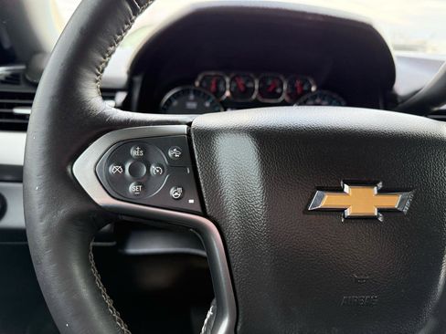 Used 2018 Chevrolet Suburban Premier image 27