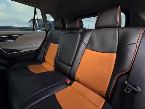 Used 2020 Toyota RAV4 XLE image 24