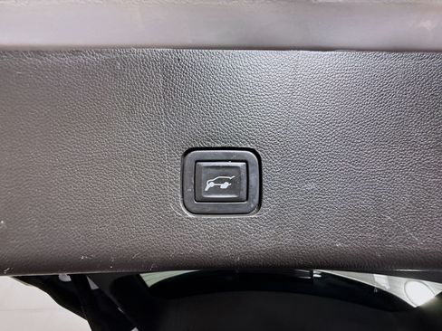 Used 2020 Chevrolet Traverse Premier w/ Redline Edition AWD/4WD image 45