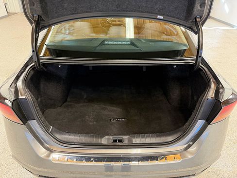 Used 2023 Nissan Altima 2.5 SV image 23