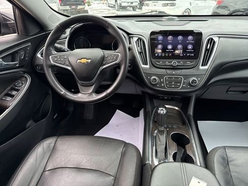 Used 2020 Chevrolet Malibu Premier image 11