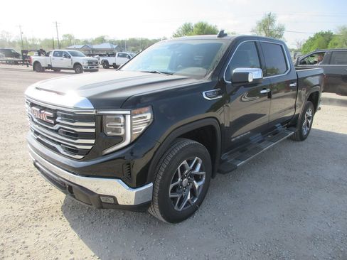 New 2026 GMC Sierra 1500 SLT w/ SLT Premium Package AWD/4WD image 11