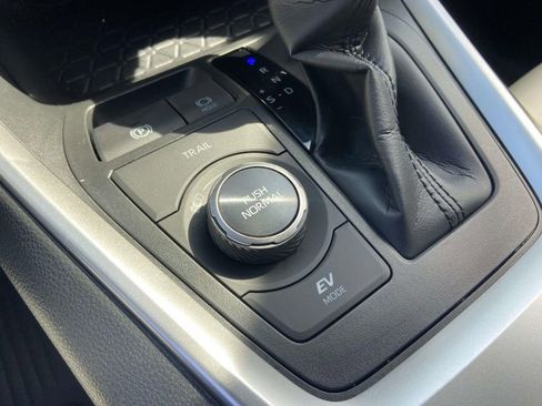 Used 2025 Toyota RAV4 XSE image 28