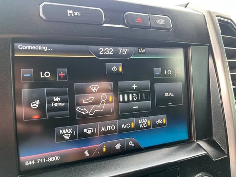 Used 2015 Ford F150 Platinum w/ Equipment Group 701A Luxury AWD/4WD image 34