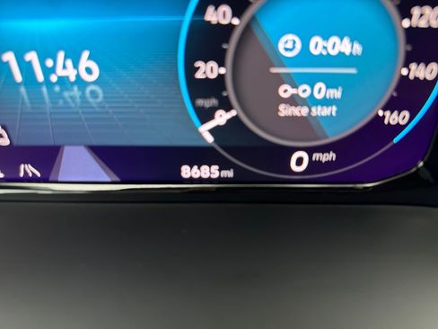 Certified 2025 Volkswagen Atlas Cross Sport SE image 18