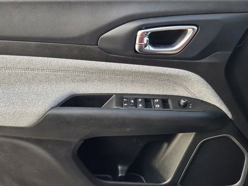 Certified 2022 Jeep Compass Latitude image 25