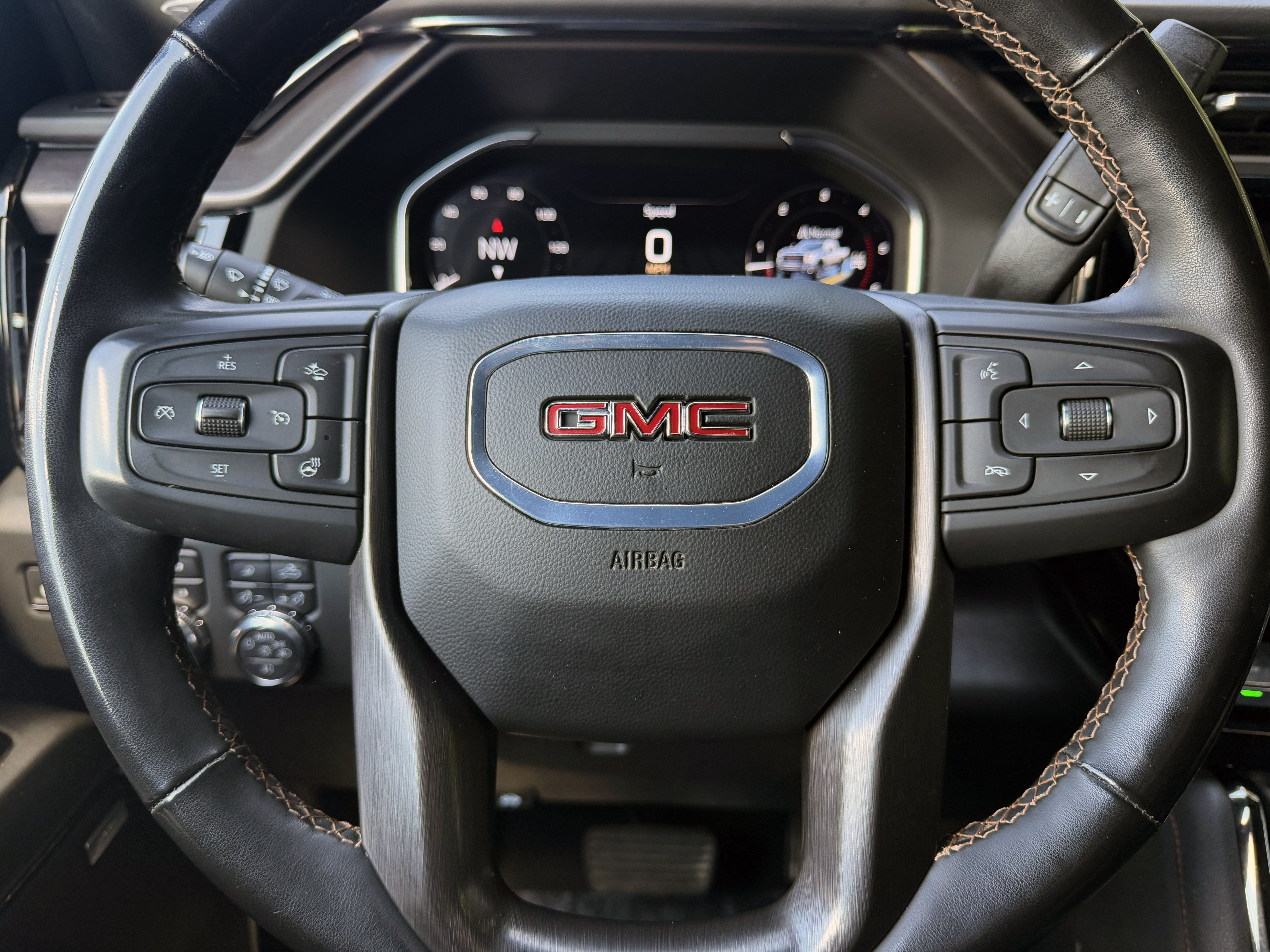 Used 2024 GMC Sierra 2500 AT4 w/ AT4 Premium Plus Package AWD/4WD image 43