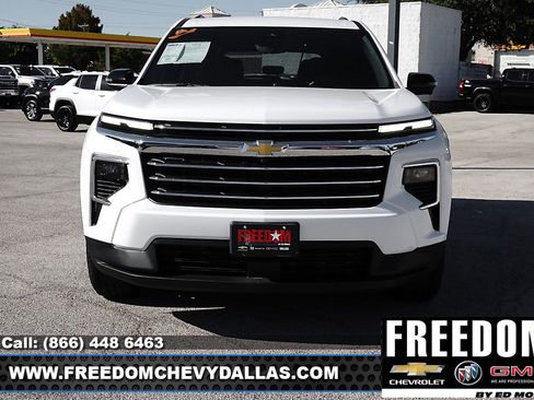 New 2026 Chevrolet Traverse LT w/ Driver Confidence Package image 2