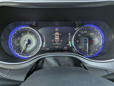 Used 2025 Chrysler Pacifica Limited FWD image 34