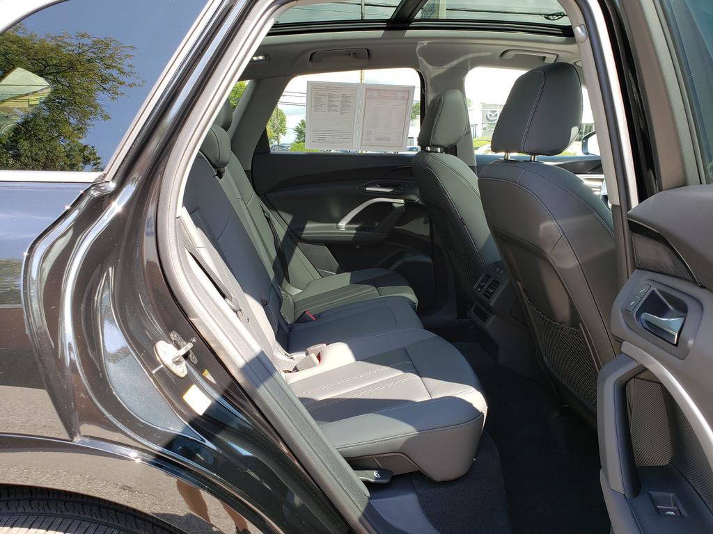 Used 2025 Audi Q5 Premium w/ Convenience Package AWD/4WD image 16