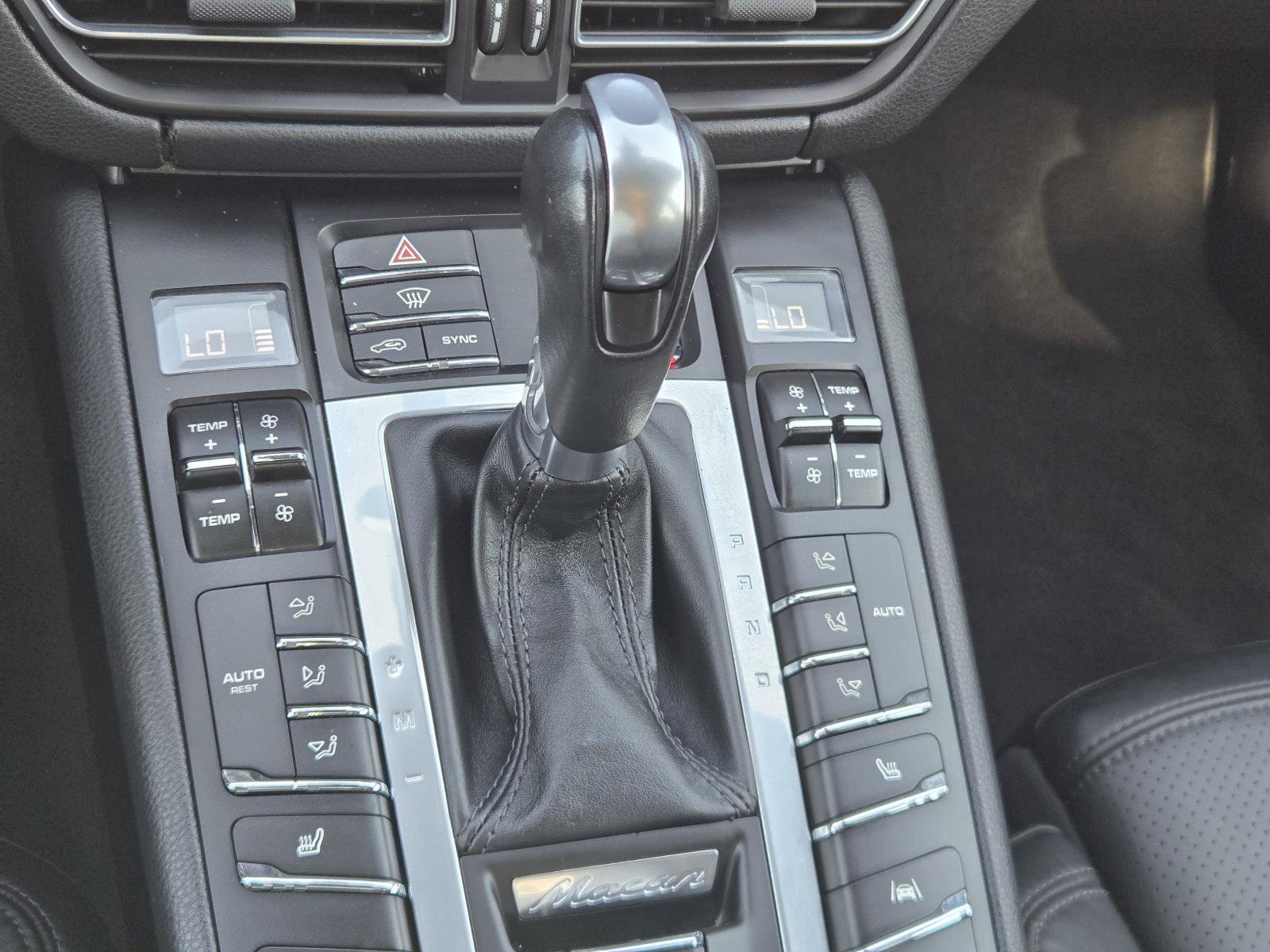 Used 2021 Porsche Macan AWD/4WD image 13