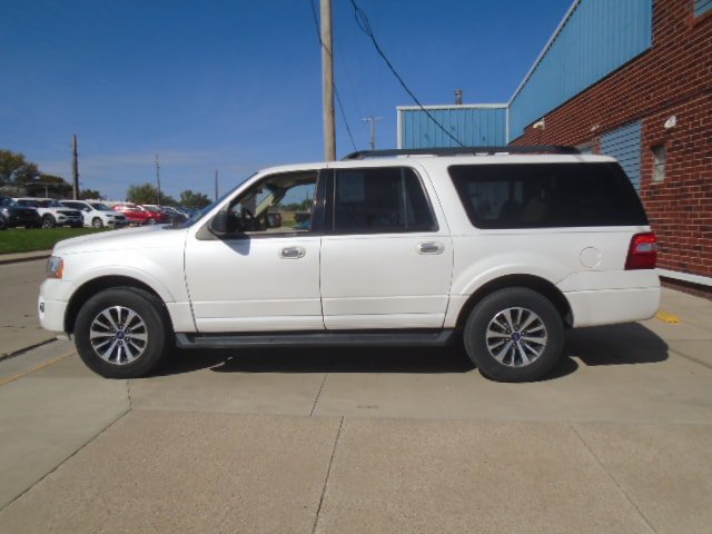 Used 2017 Ford Expedition EL XLT w/ Equipment Group 202A AWD/4WD image 2