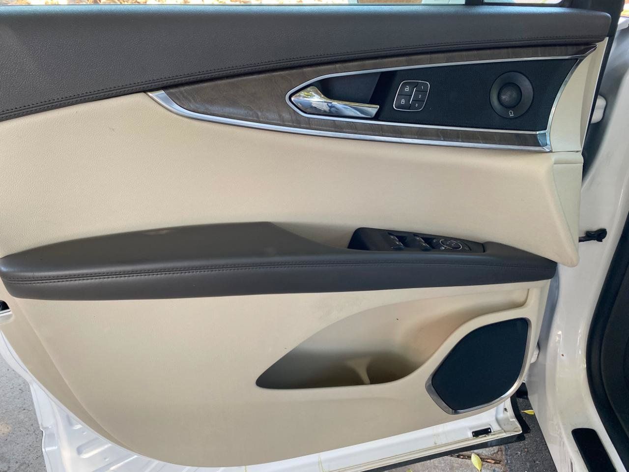 Used 2019 Lincoln Nautilus Reserve FWD image 14