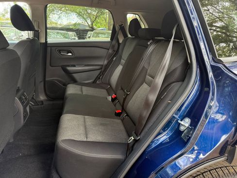 Used 2025 Nissan Rogue SV image 36