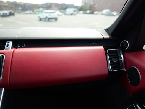 Used 2019 Land Rover Range Rover Sport HST image 26