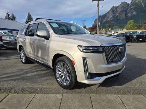 Used 2023 Cadillac Escalade Premium Luxury Platinum w/ LPO, Radiant Package AWD/4WD image 3