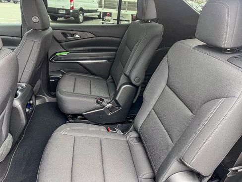 New 2026 Chevrolet Traverse LT w/ Enhanced Driving Package image 17