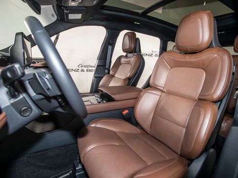 Used 2025 Lincoln Aviator Reserve w/ Equipment Group 201A image 14