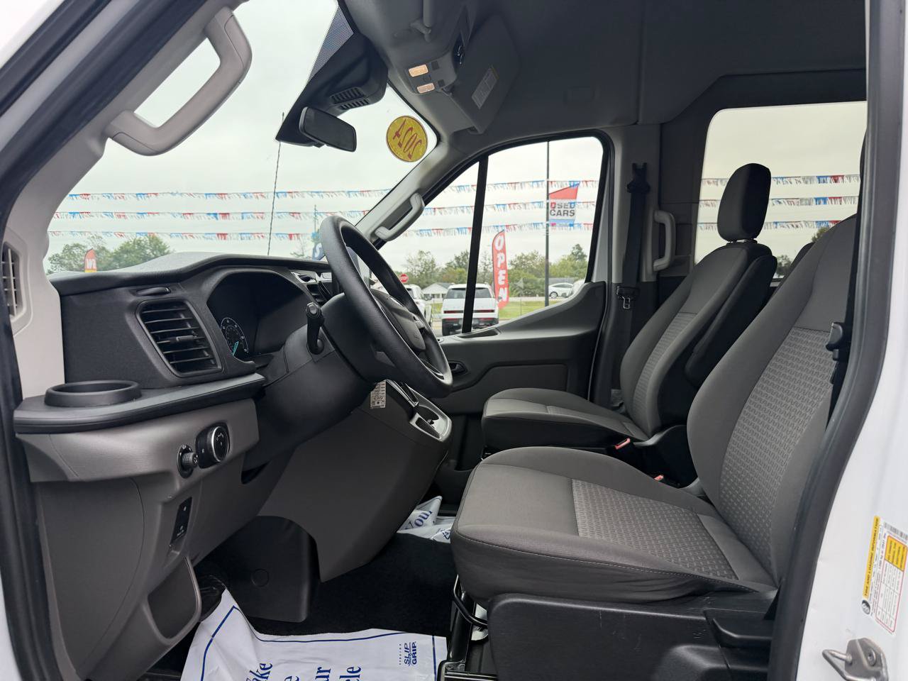 Used 2024 Ford Transit 350 XLT RWD image 15