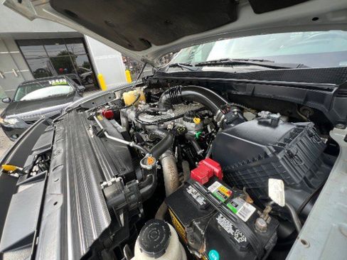 Used 2017 Nissan Titan SV image 43