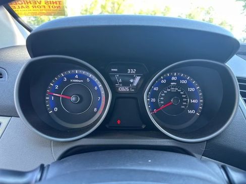 Used 2015 Hyundai Elantra SE FWD image 1