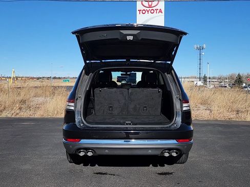 Used 2024 Lincoln Aviator AWD w/ Premium Package image 20