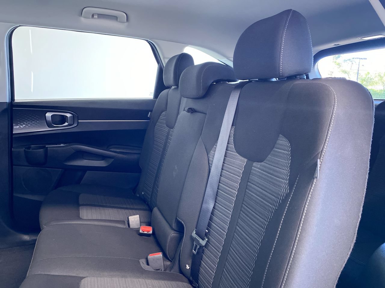 Certified 2026 Kia Sorento LX FWD image 33