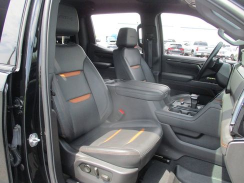 Used 2024 GMC Sierra 1500 AT4 w/ AT4 Premium Package AWD/4WD image 23