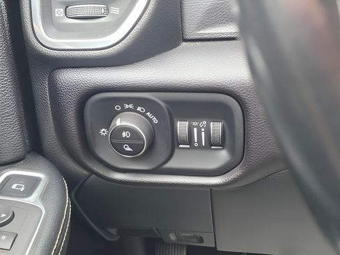 Used 2022 RAM 2500 Laramie AWD/4WD image 22