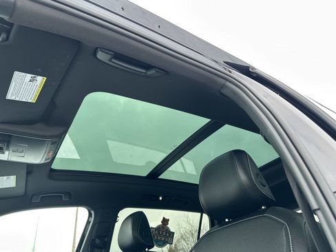 Used 2024 Volkswagen Tiguan SE R-Line image 22