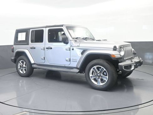 Used 2019 Jeep Wrangler Unlimited Sahara AWD/4WD image 8