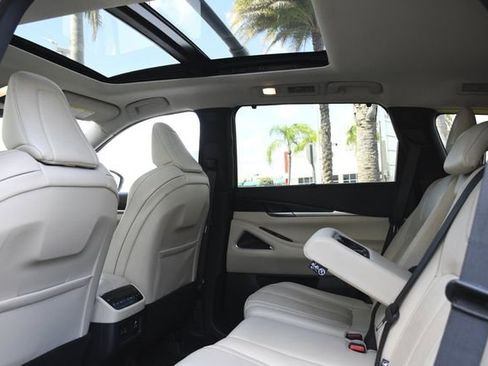 Used 2023 INFINITI QX60 Sensory w/ Vision Package FWD image 26