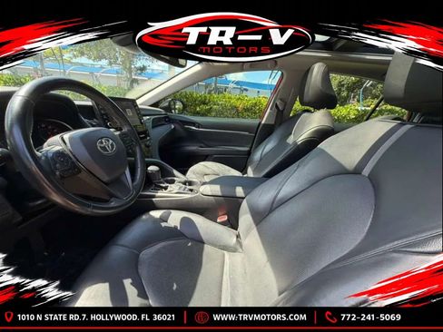 Used 2021 Toyota Camry XSE FWD image 13