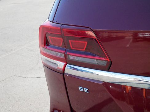 Used 2019 Volkswagen Atlas SE w/ Panoramic Sunroof Package image 17