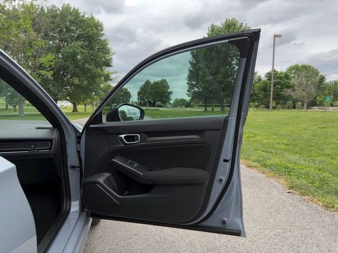 Used 2023 Honda Civic Sport image 29