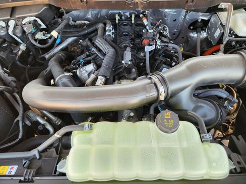 New 2025 Ford F150 Lariat w/ Equipment Group 502A High image 27