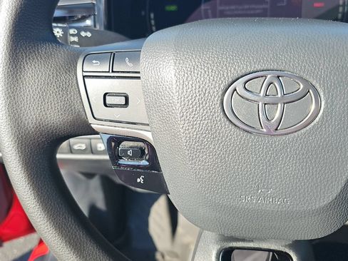 Used 2025 Toyota Camry LE FWD image 11